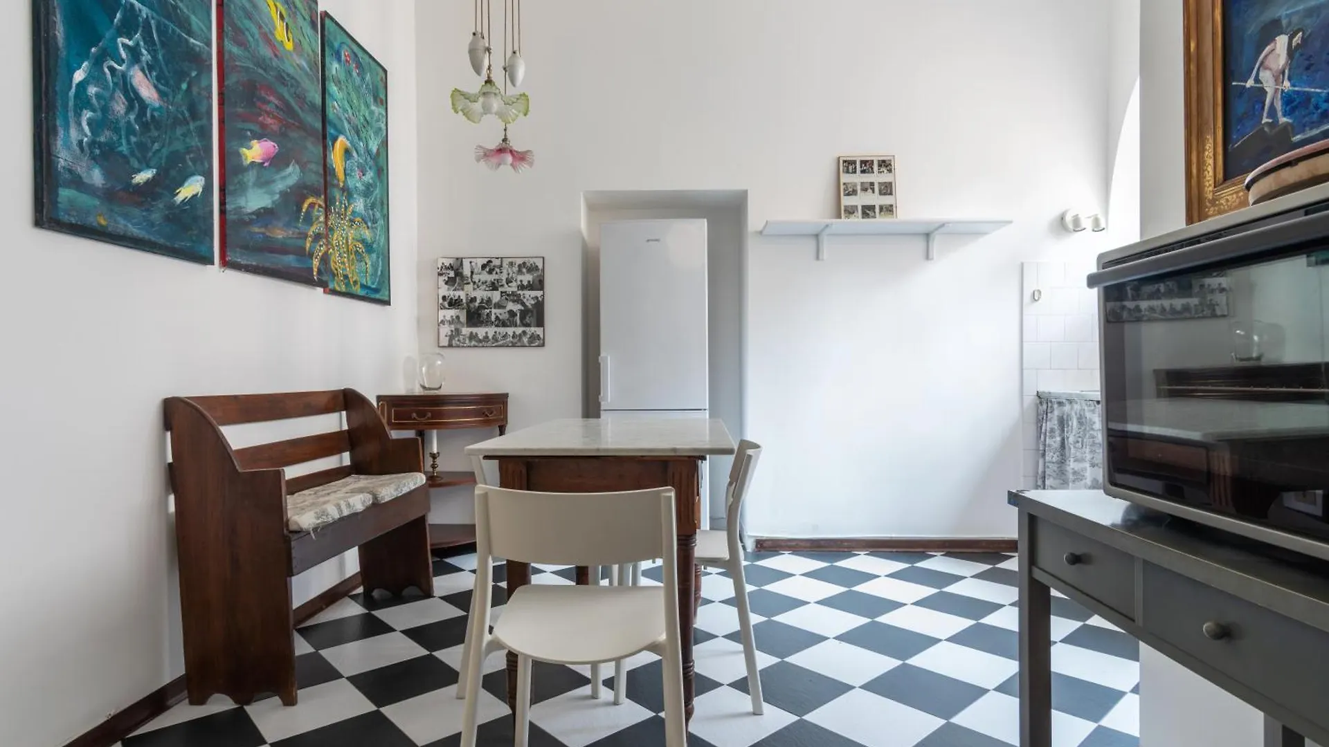 Spacious And Bright Three-Room Apartment Just Few Steps From The Duomo Milánó Olaszország
